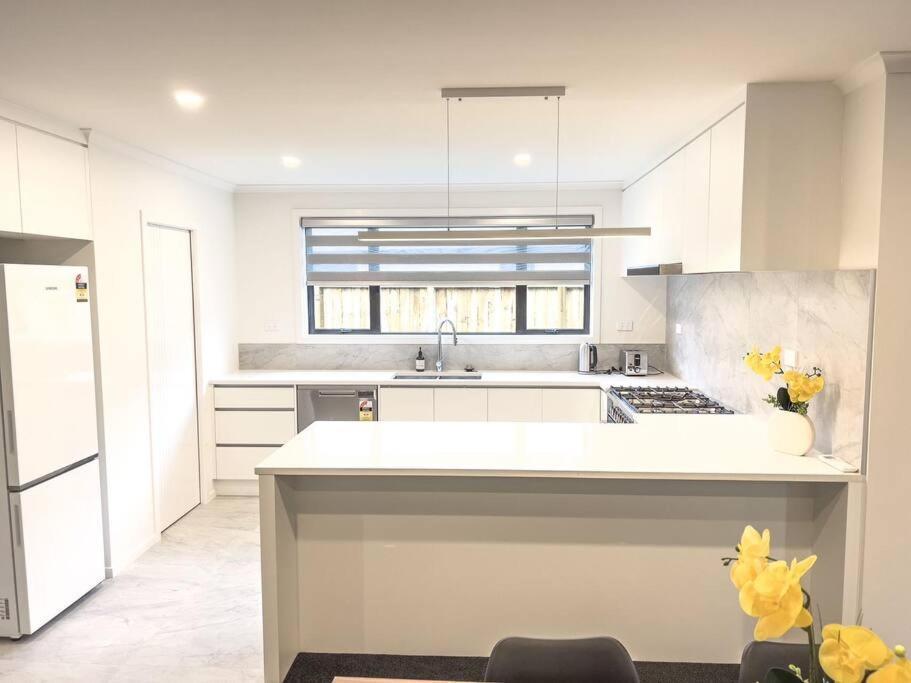 Rotorua Sunshine Brand New 4 Bedroom House Екстер'єр фото
