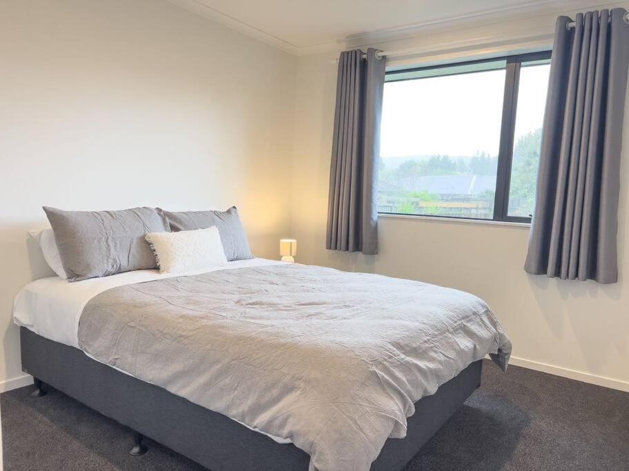 Rotorua Sunshine Brand New 4 Bedroom House Екстер'єр фото